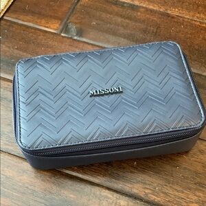Missoni for Delta Navy Blue Quilted Toiletry Bag Excellent Condition